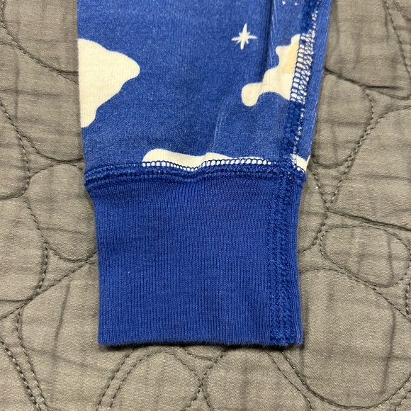 Hanna Andersson One Piece with Polar Bear/Cloud Print - Picture 5 of 6